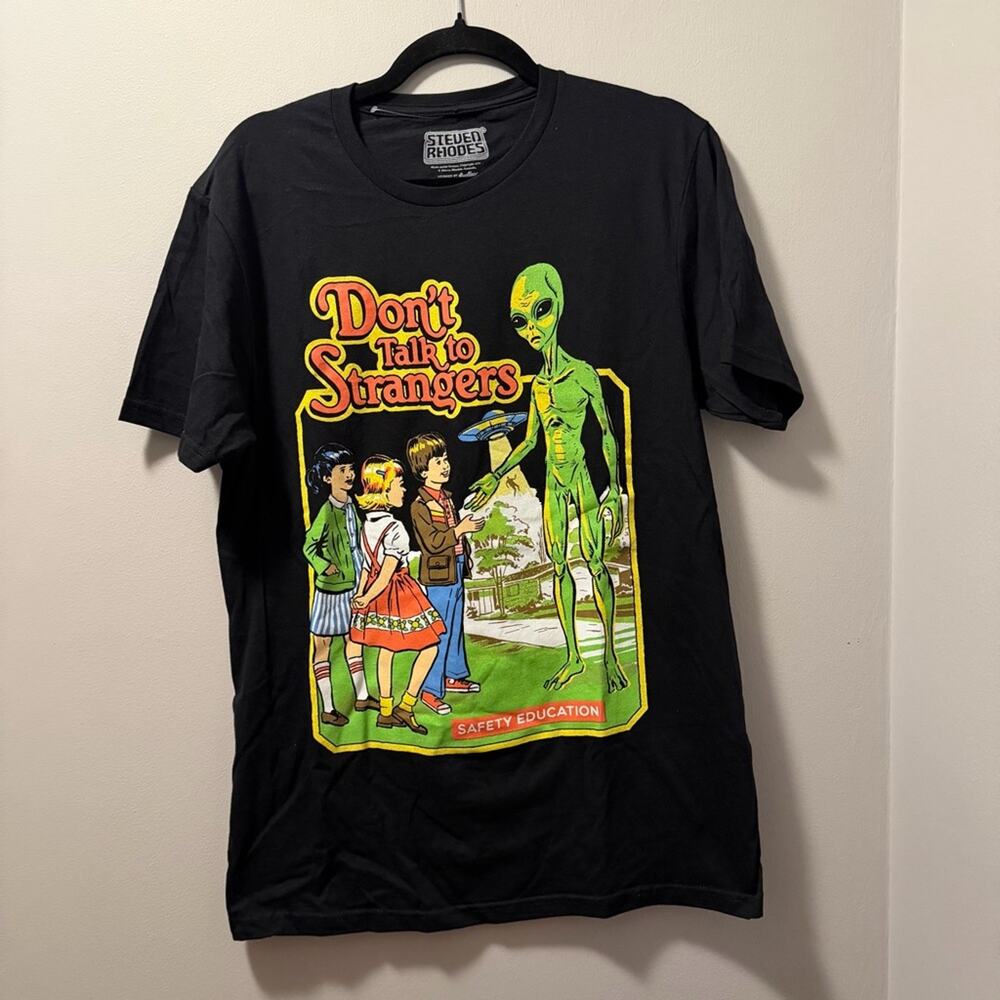 Steven Rhodes teeshirt dont talk to strangers alien cotton - Picture 5 of 5